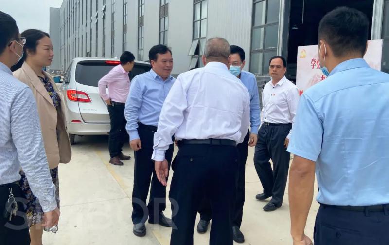 熱烈歡迎廣東省委領(lǐng)導(dǎo)蒞臨新標(biāo)門窗智能生態(tài)產(chǎn)業(yè)基地調(diào)研指導(dǎo)！