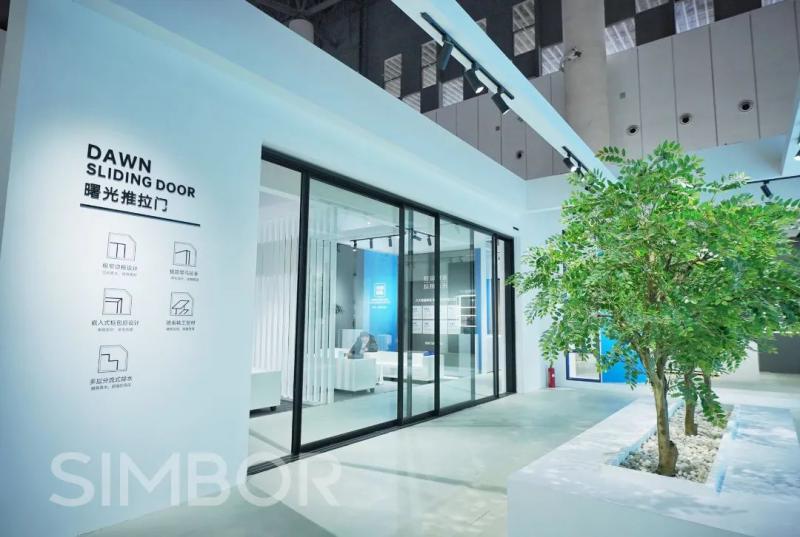 圓滿收官|(zhì)新標門窗365全候系統(tǒng)領(lǐng)創(chuàng)行業(yè)新趨勢，實力引爆成都定制展！